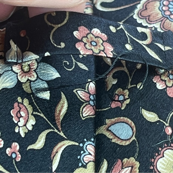 Oscar de la Renta Silk Floral Tie Thin Hand Sewn Hand Bar Tack - Picture 9 of 15